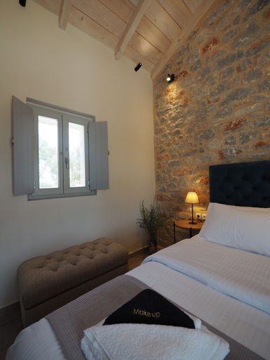 Bedroom 2, terra di pietra, Peloponnese