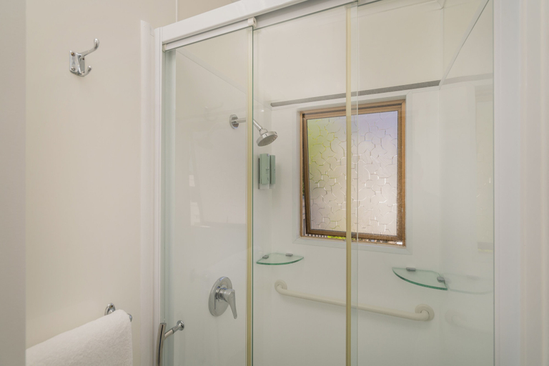 Bathroom 4, Oceans 88 Whitianga Coastal Accommodation Suites, Thames-Coromandel