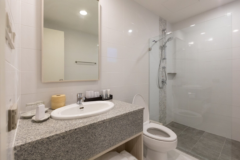 Bathroom 5, Kantary Hotel Ban Chang, Ban Chang