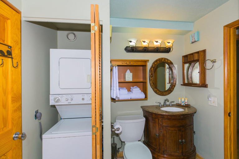 Bathroom 3, Two Bedroom Discovery Bay High Rise Condos with Lanai & Gorgeous Views, Honolulu