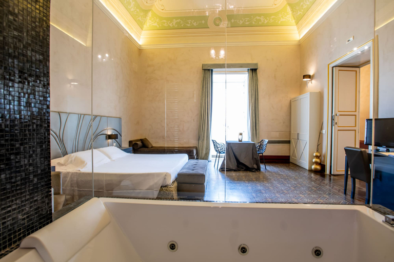 Bathroom 5, De Stefano Palace, Ragusa
