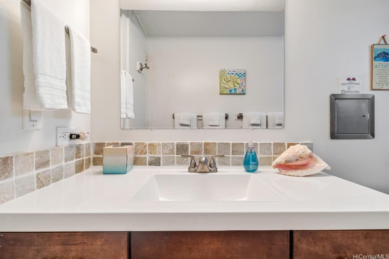 Bathroom 3, Luxury Oceanview Punaluu Condo, Honolulu