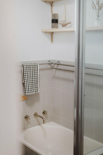 Bathroom 7