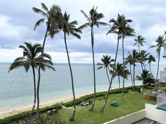 Luxury Oceanview Punaluu Condo, Honolulu