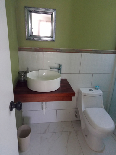 Bathroom 3, Peaceful Retreat