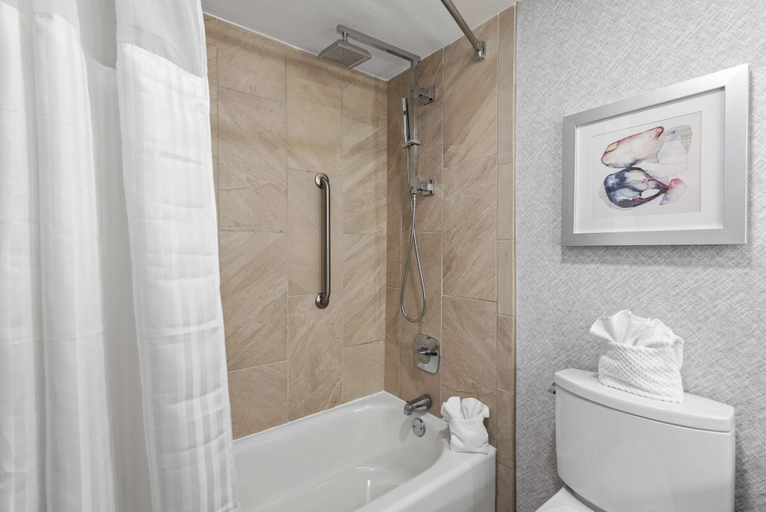 Bathroom 5, DoubleTree by Hilton Hotel Columbus, Muscogee
