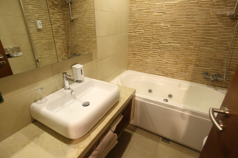 Bathroom 3, Hotel Alpin, Vlorës
