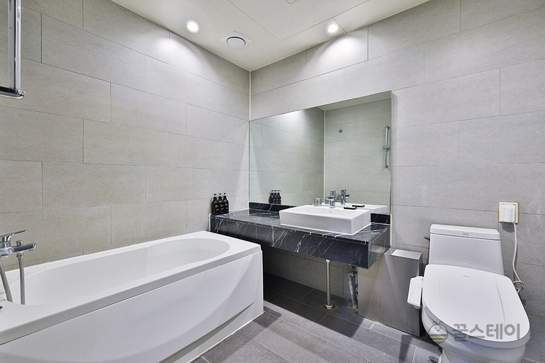 Bathroom 3, Hotel Sopoong, Gyeyang
