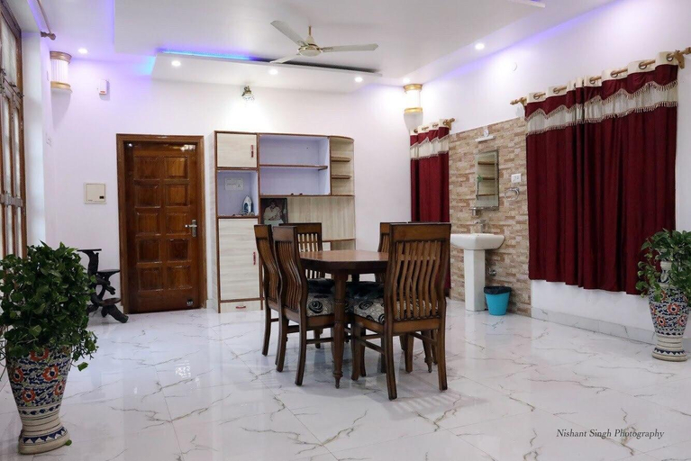 Others 3, Villa Benares, Varanasi