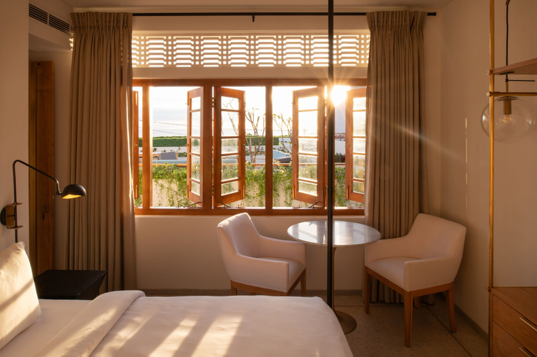 Bedroom 3, The Charleston, Galle Four Gravets