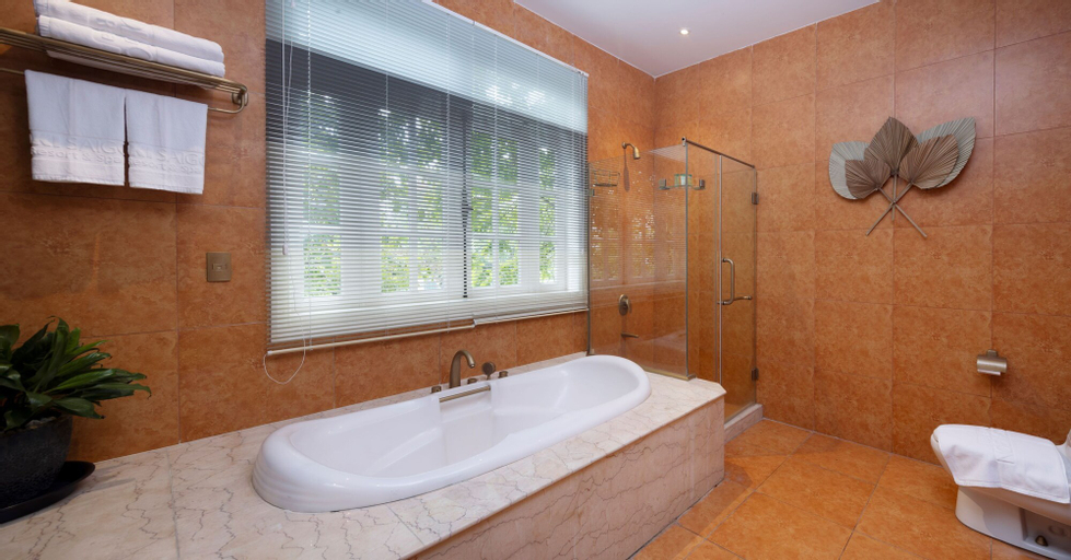 Bathroom 4