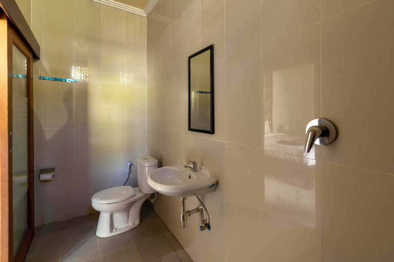 Bathroom 24