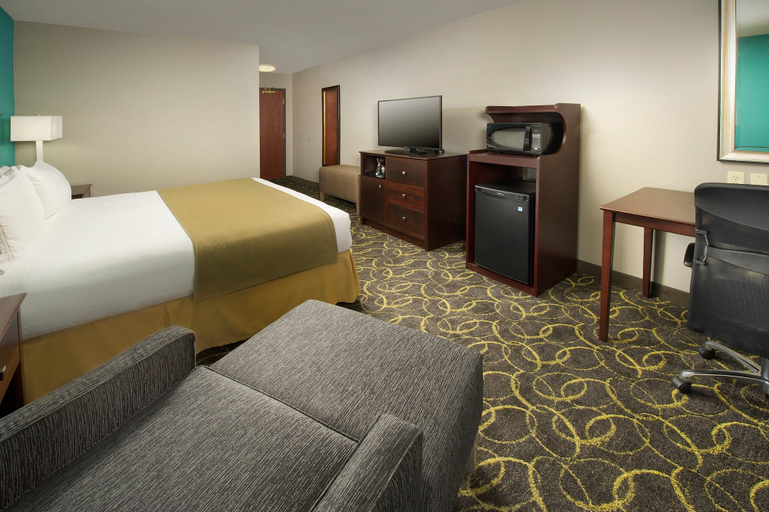 Bedroom 4, Holiday Inn Express & Suites DFW AIRPORT - GRAPEVINE by IHG, Tarrant
