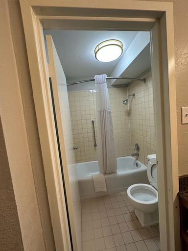Bathroom, Lanett Inn, Chambers