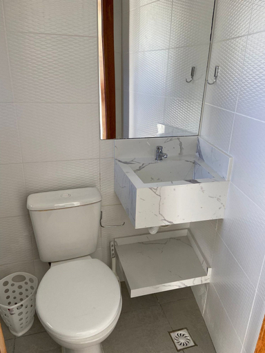 Bathroom 3, Gale Beach 05, Bombinhas
