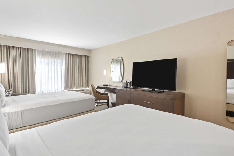 Bedroom 3, DoubleTree by Hilton Hotel Columbus, Muscogee