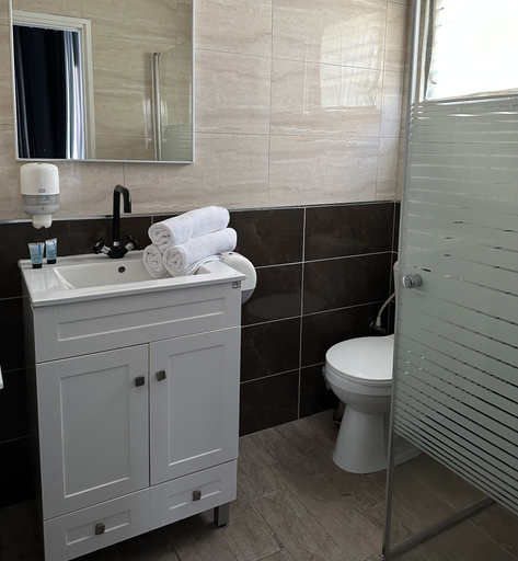Bathroom 3, Ha-Yarkon Thirty Nine
