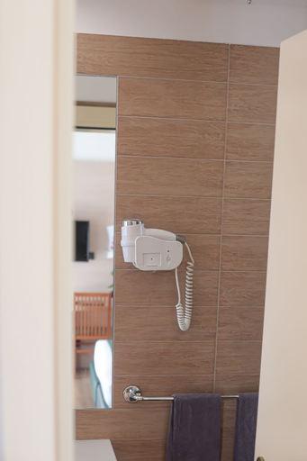 Bathroom 13