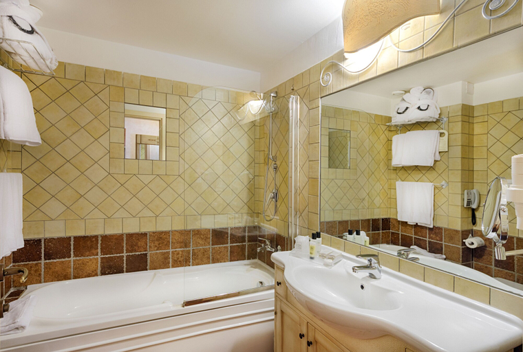 Bathroom 5, COLONNA RESORT, a Colonna Luxury Beach Hotel, Porto Cervo, Olbia-Tempio