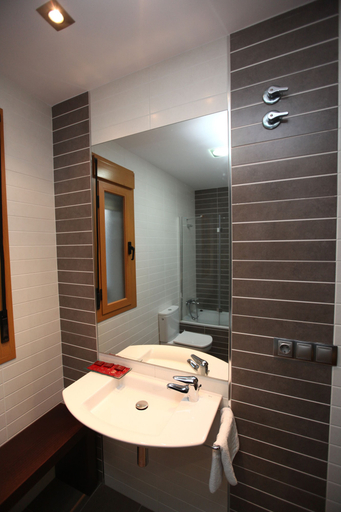 Bathroom 4, Hotel Anabel Baza, Granada