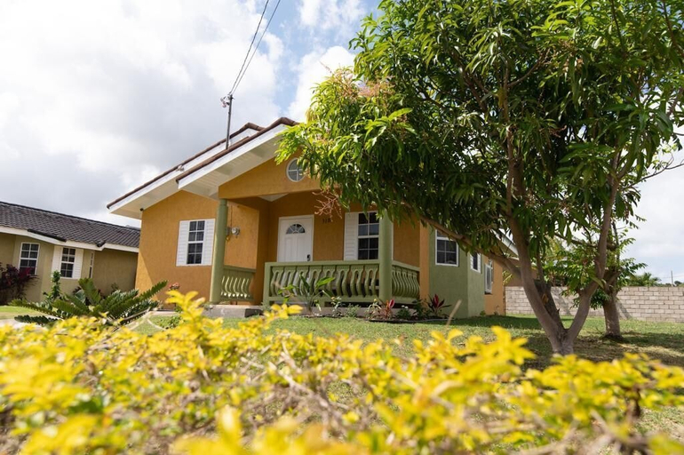 Exterior & Views, Stafford Oasis