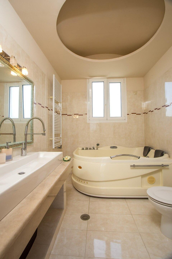 Bathroom 3, EVA's House, South Aegean