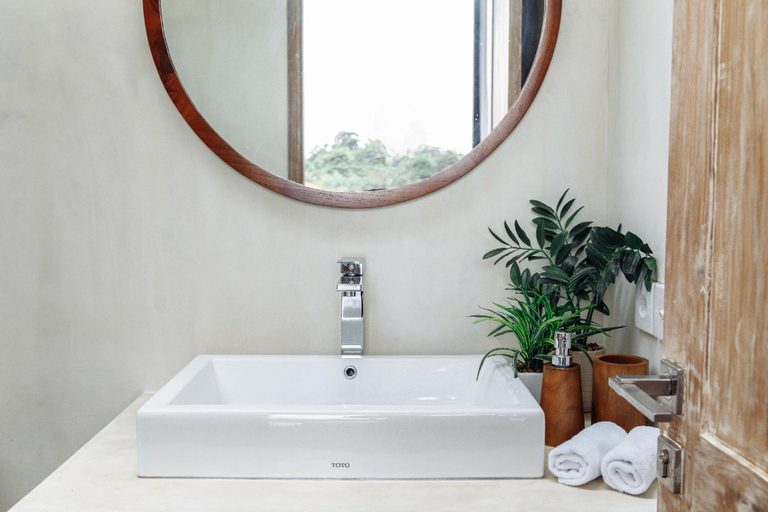 Bathroom 2, BLUE DREAM VILA CANGGU 2 BR CLOSED LIVING WITH 2AC, Badung