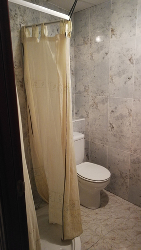 Bathroom 4, Hostal La Embajada, Toledo