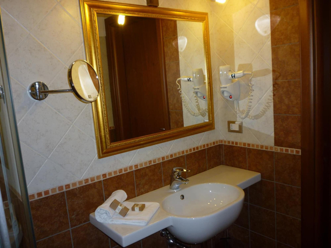 Bathroom 4, Hotel la Fornace, Bologna