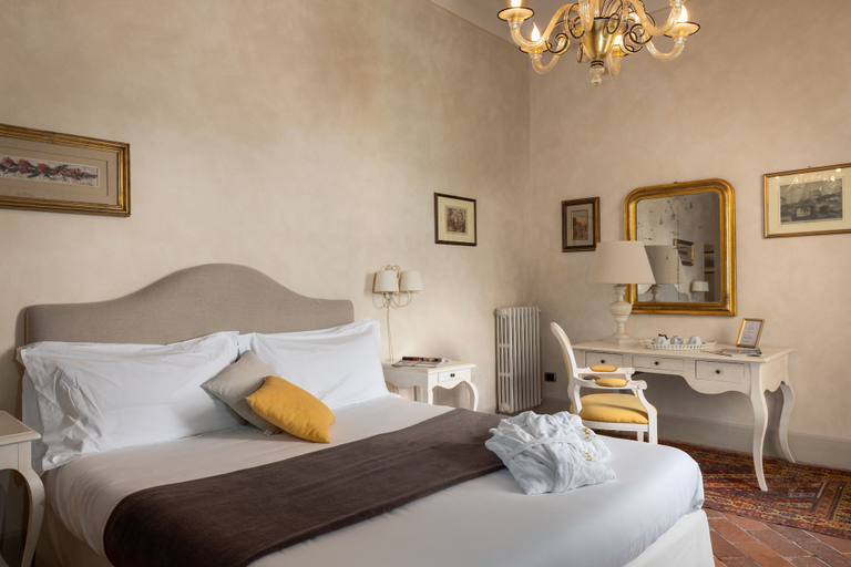 Bedroom 3, Villa Scorzi, Pisa