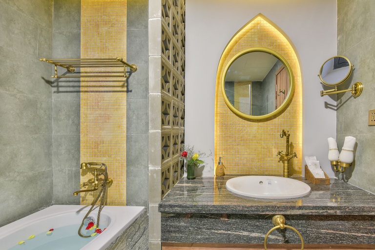 Bathroom 5, My Son Heritage Resort And Spa, Da Nang