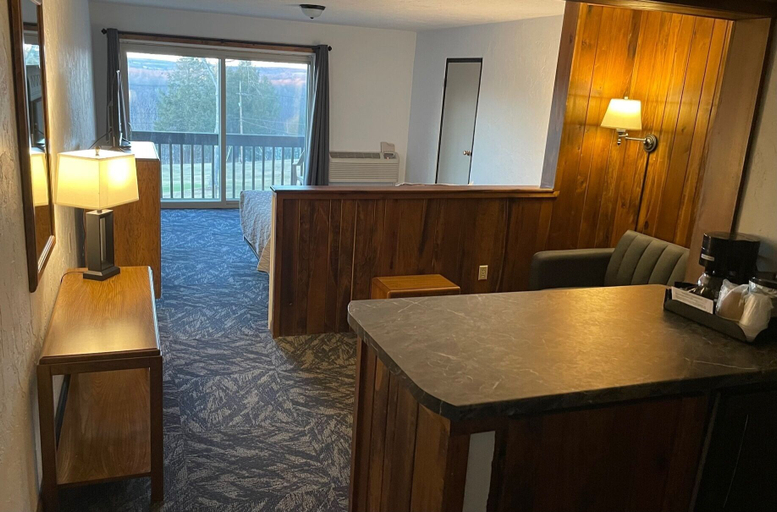 Others 5, The Lodge at Indian Lake, Somerset