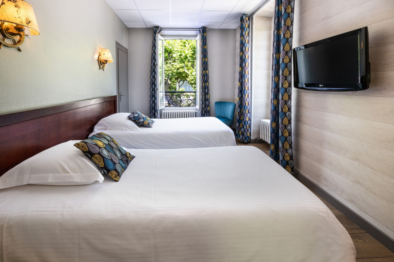 Bedroom 2, Hotel Beau Rivage, Savoie