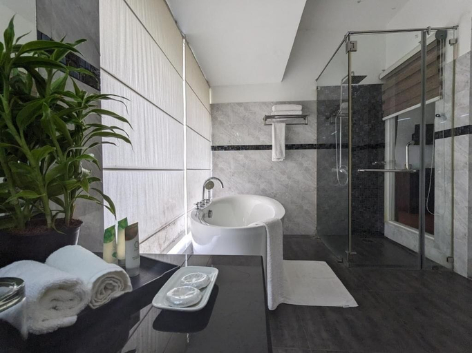Bathroom 5, Daffodils Beach Negombo, Negombo