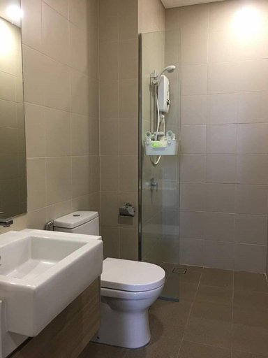 Bathroom 2, Azalea Homestay @I suite @I city @Shah Alam, Shah Alam