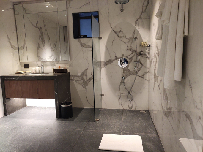 Bathroom 5, Anand Kashi By The Ganges, Rishikesh – IHCL SeleQtions, Tehri Garhwal