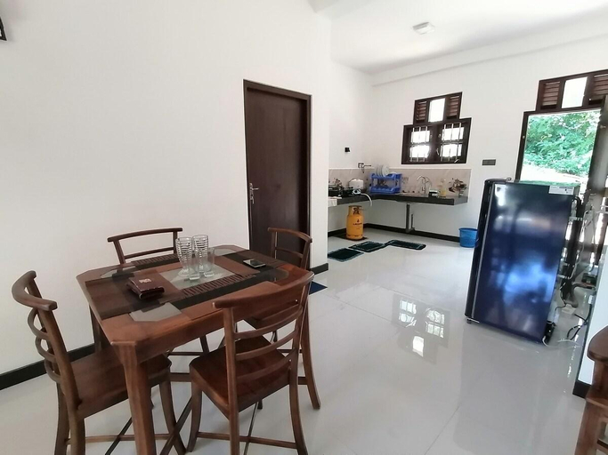 Others 5, Moon End Villa, Hikkaduwa