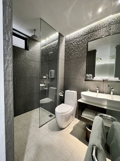 Bathroom 17