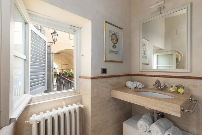Bathroom 4, Villa Scorzi, Pisa