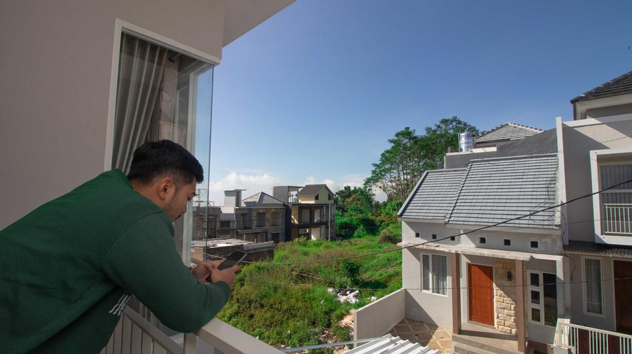Exterior & Views 5, Villa Alpine | 5 Bedroom | Mountain View, Malang