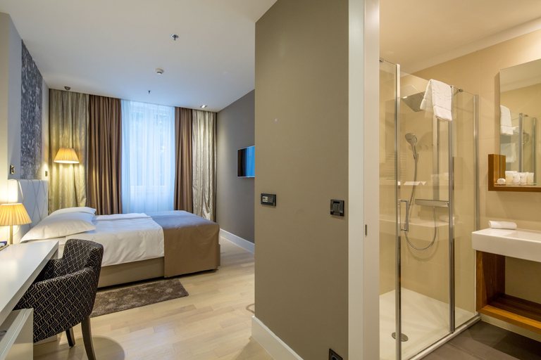 Bedroom 4, Cornaro Hotel, Split