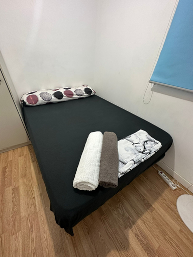 Others 5, Fast Single Rooms, Madrid