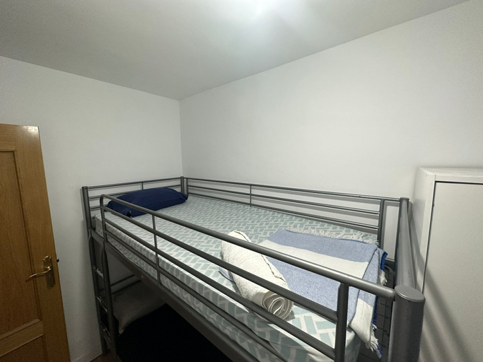 Bedroom 2, Fast Single Rooms, Madrid