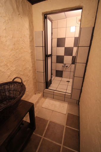 Bathroom 9