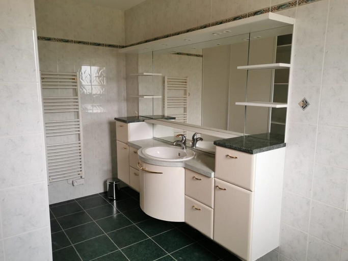 Bathroom 2, VillaPiscinePrivée 200m2, Prix Dégressif 14-16pers, Gard
