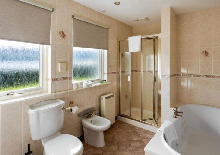 Bathroom 3, Loch Ness Cottages, Highland