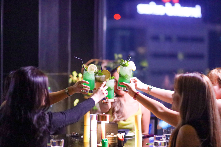 Food & Drinks 8