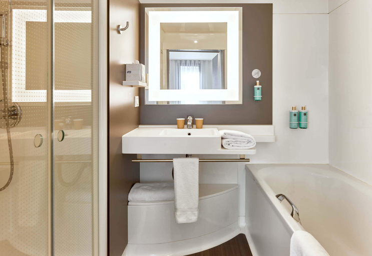 Bathroom 4, B&B HOME Rueil-Malmaison Gare, Hauts-de-Seine
