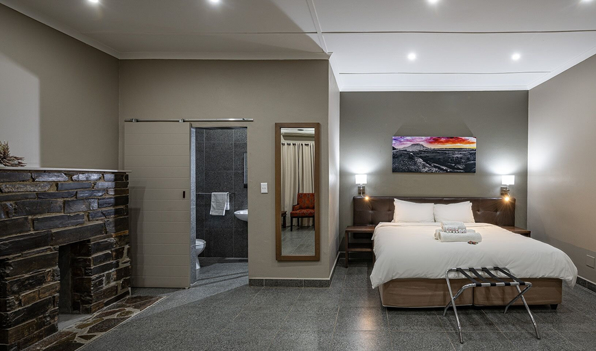 Bedroom 4, Calvinia Hotel by Country Hotels, Namakwa