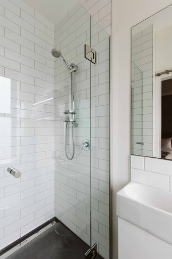 Bathroom 4, The State Hotel, New Plymouth